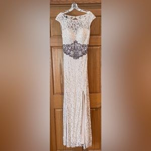 Vienna Prom, size small (2-4), white/lilac